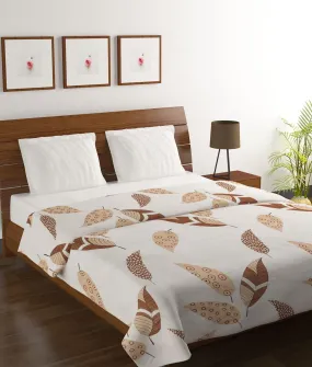 3D Beige Leaf Printed Double Comforter (220 X 210 Cm, White)