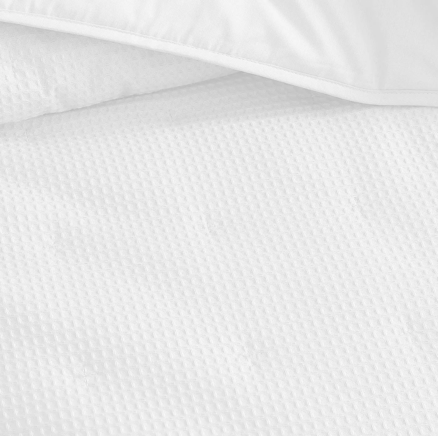 Ascot White Coverlet by Logan and Mason Platinum