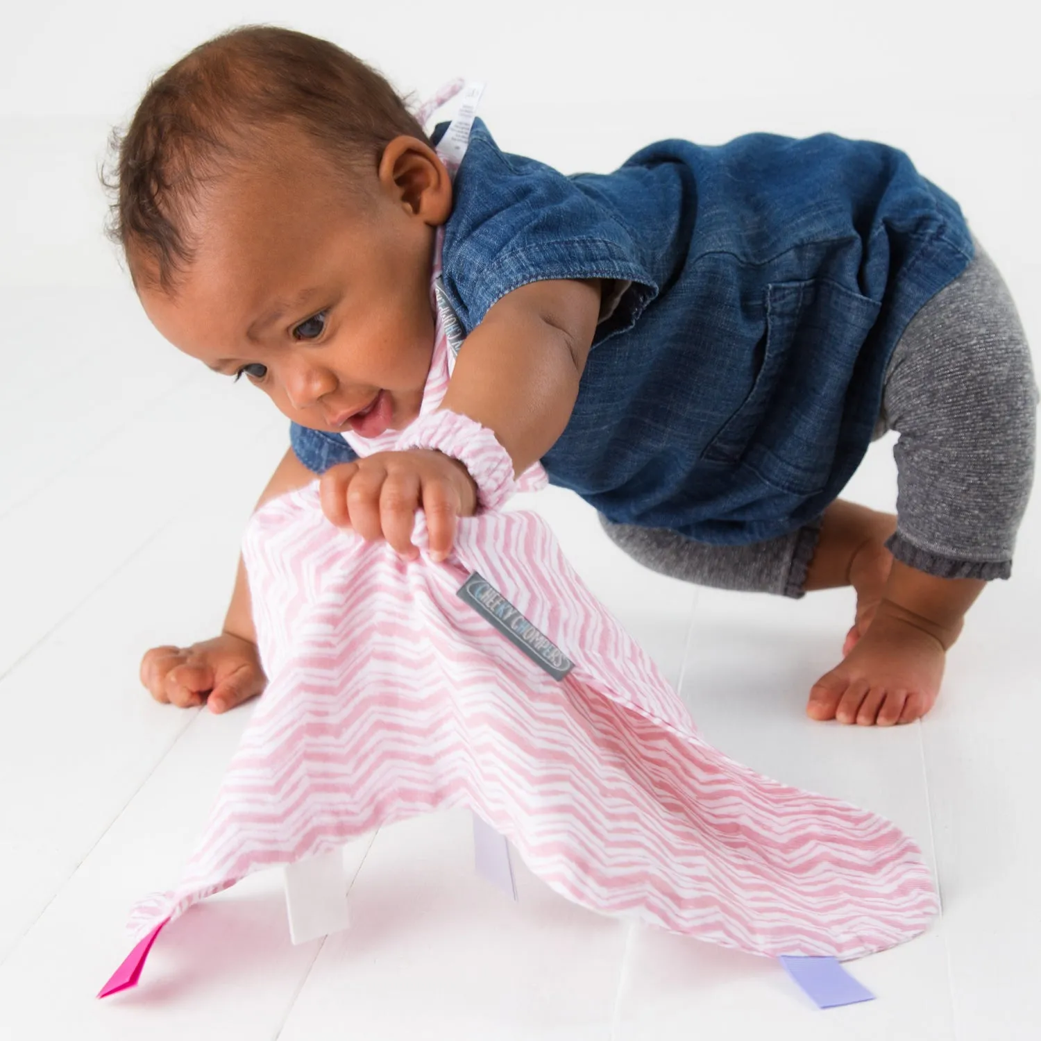 Cheeky Chompers Muslin Comforter Rosy Days