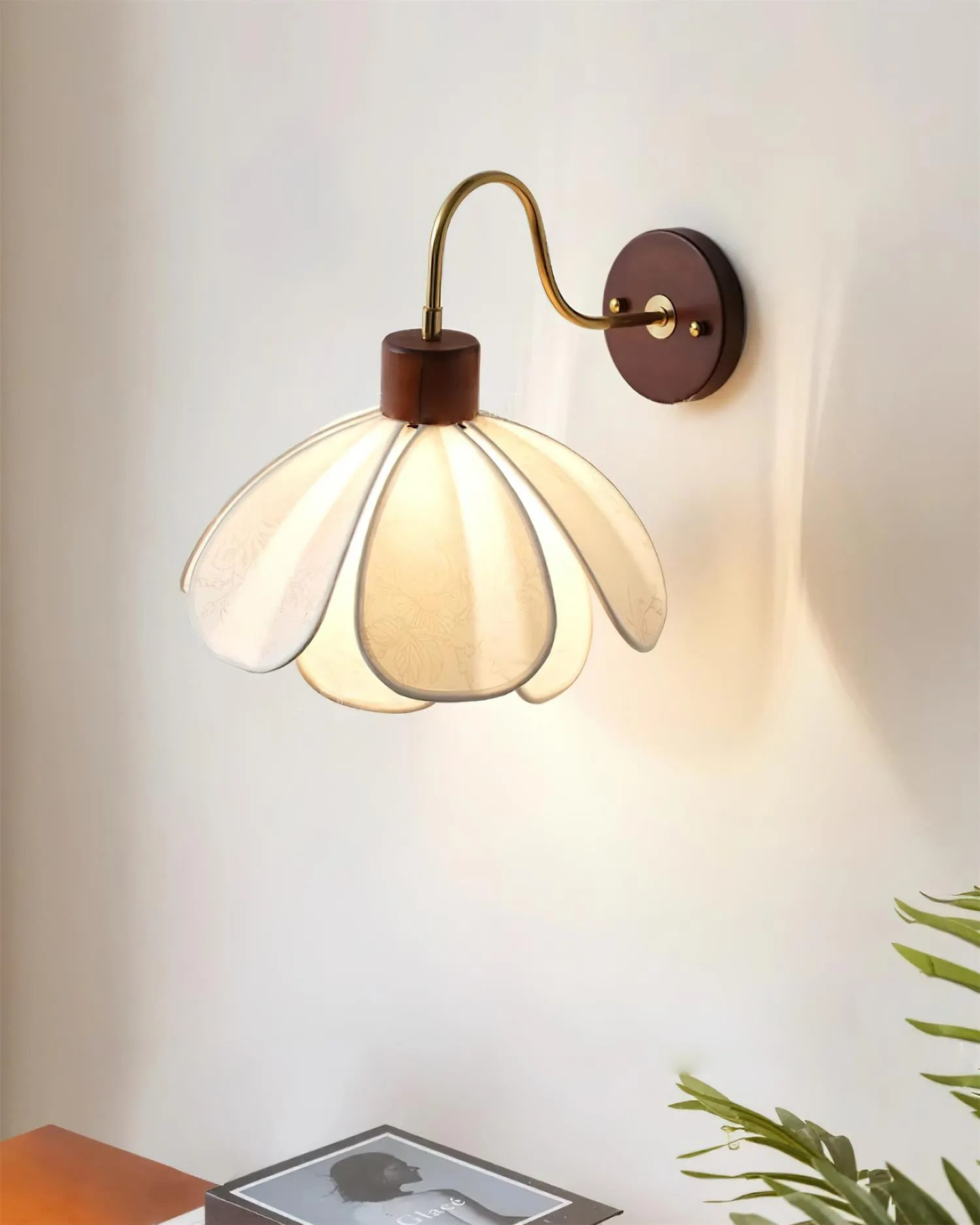 Ciena Petal Wall Light