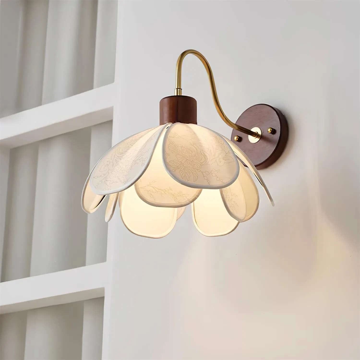 Ciena Petal Wall Light