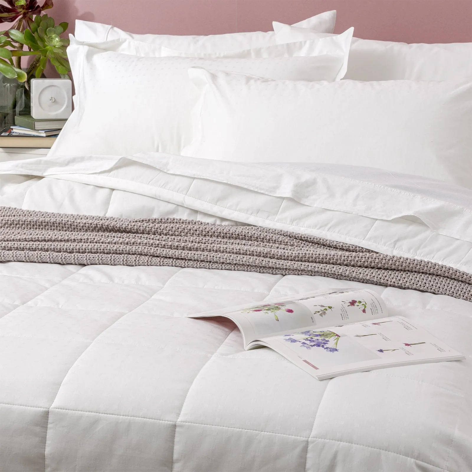 Ddecor Home Sofia 500 TC Cotton Jacquard Comforter Set - 2 Colours