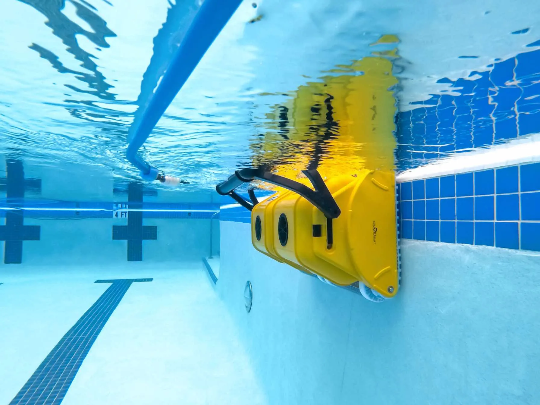 Dolphin Wave 120 Pool Cleaner