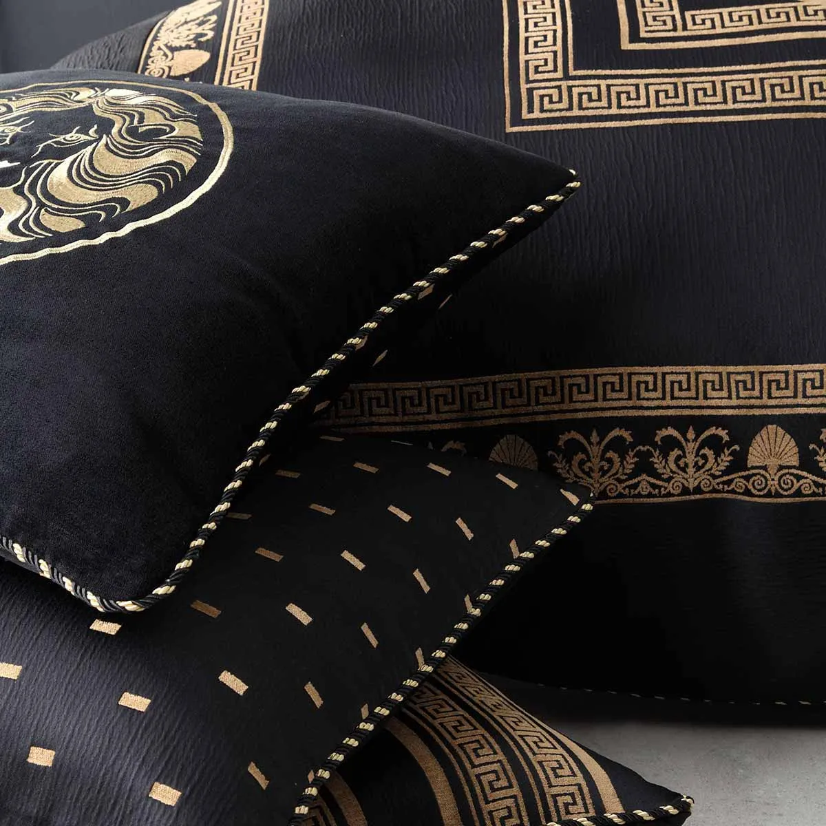 Massimo Black Quilt Cover Set by Davinci