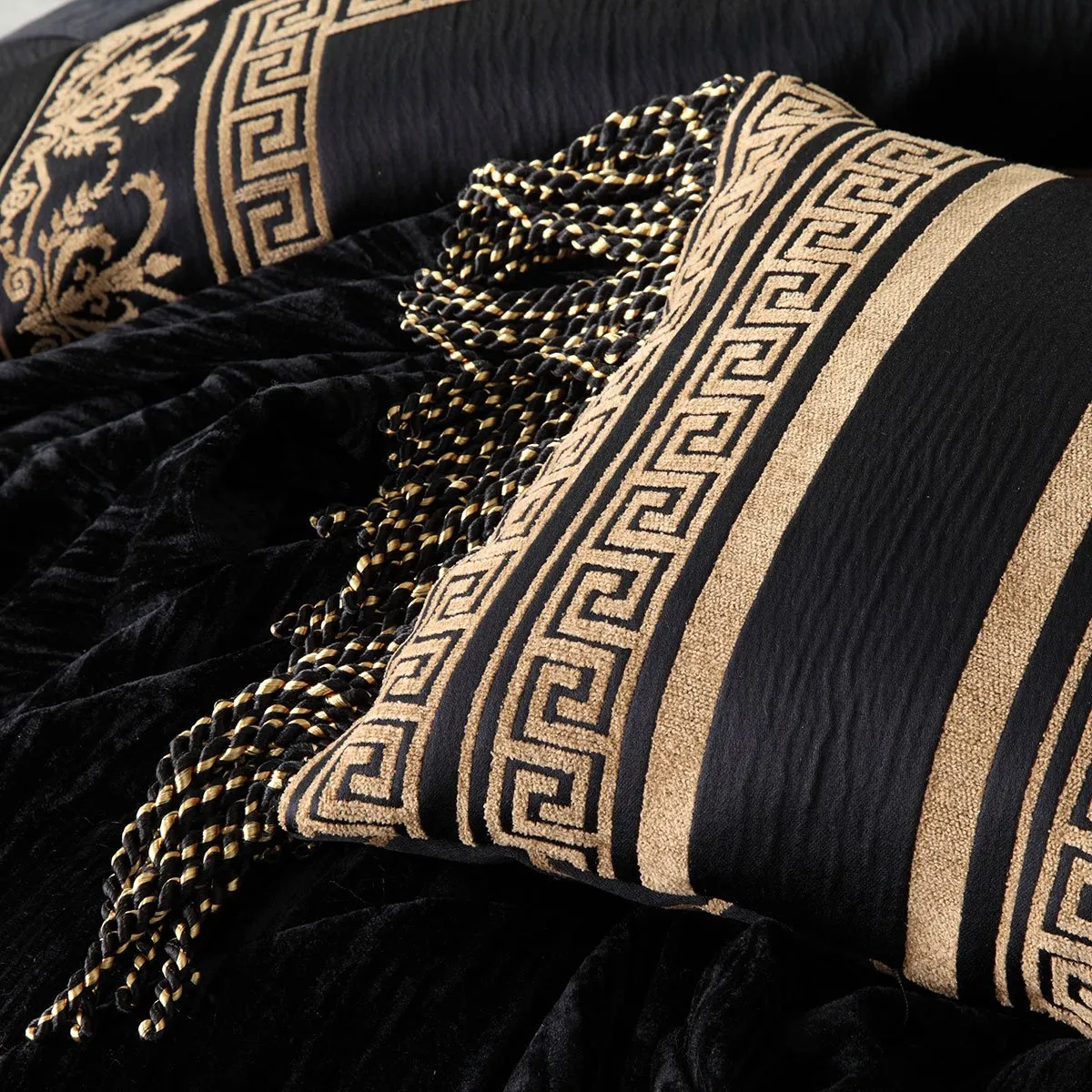 Massimo Black Quilt Cover Set by Davinci