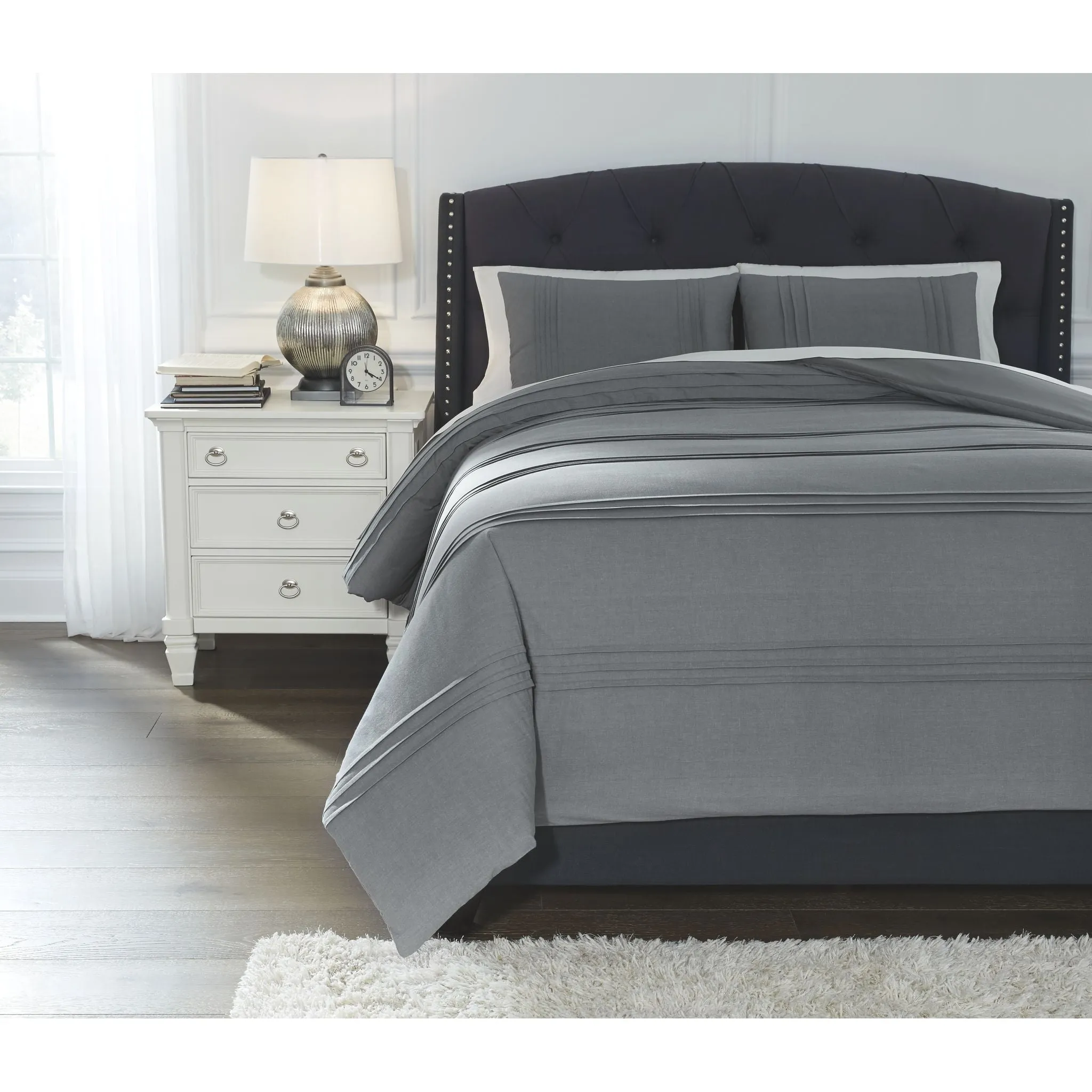 Mattias King Comforter Set