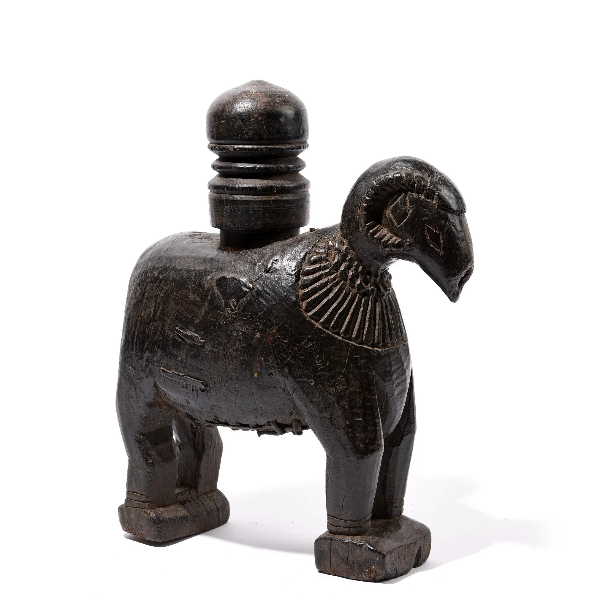 Old Carved Indian Juicer Figure From Banswara - 19thC