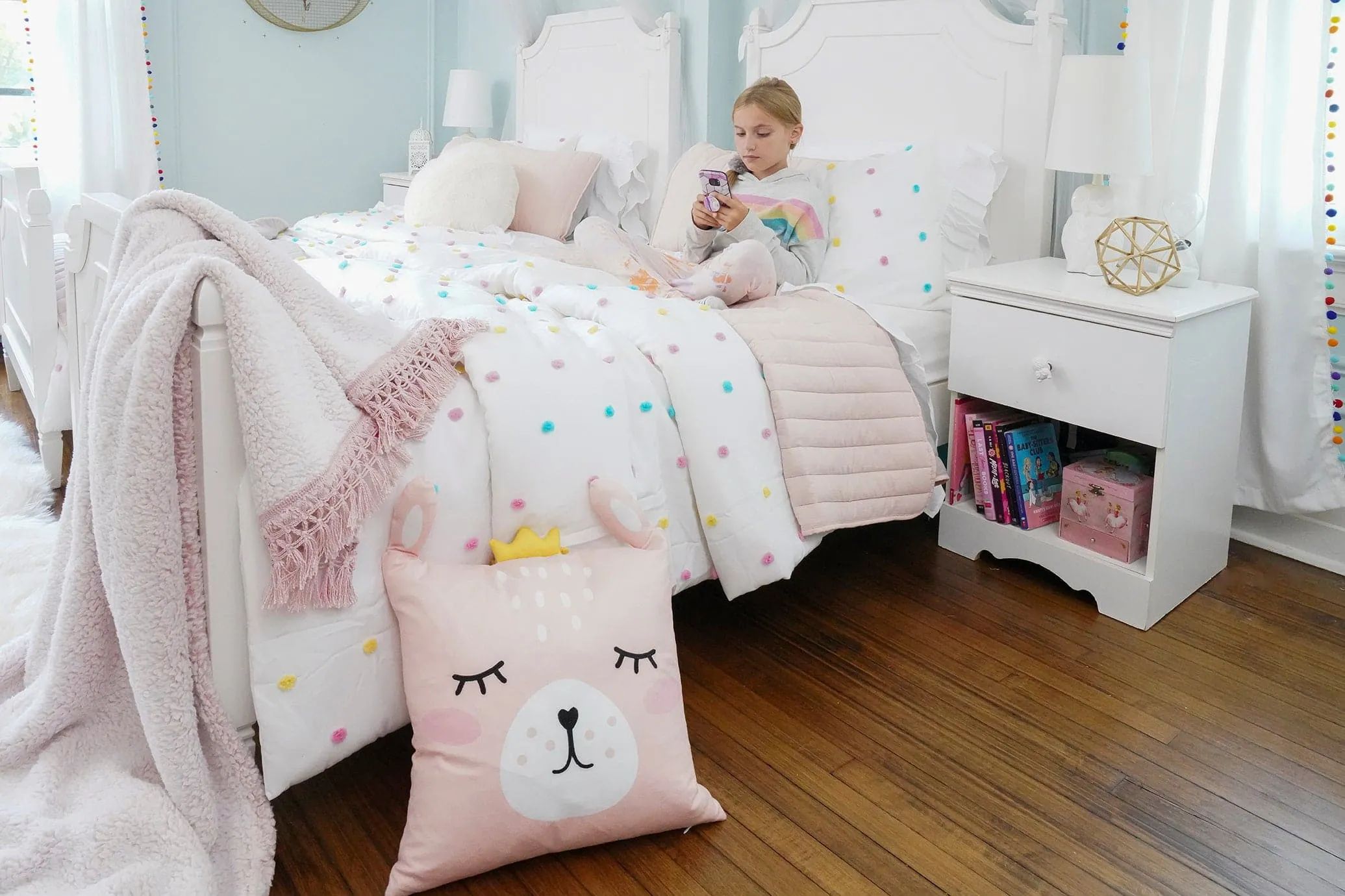 Rainbow Tufted Dot Comforter Set